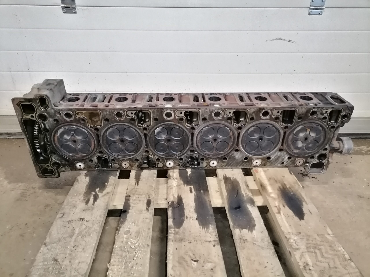Mercedes-Benz Cylinder head A4710102720 - Motora galva - Kravas automašīna: foto 2 Mercedes-Benz Cylinder head A4710102720 - Motora galva - Kravas automašīna: foto 2