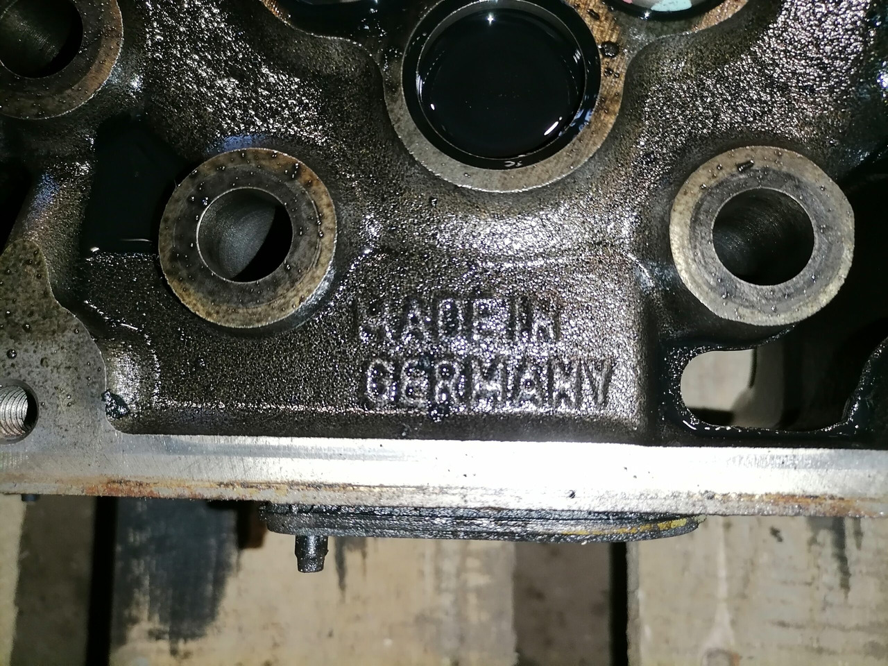 Mercedes-Benz Cylinder head A4710102720 - Motora galva - Kravas automašīna: foto 3 Mercedes-Benz Cylinder head A4710102720 - Motora galva - Kravas automašīna: foto 3