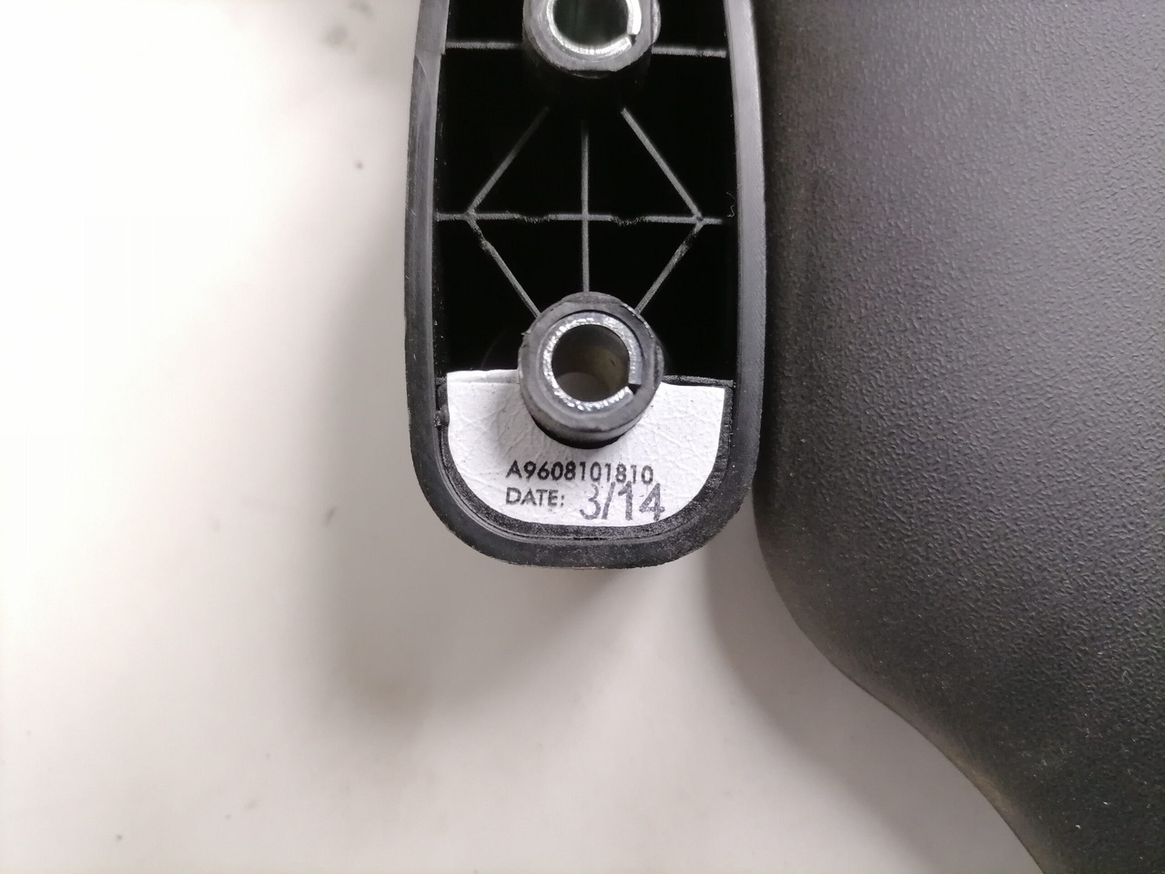 Mercedes-Benz Kabiinisisene päikesesirm A9608101810 - Universāla rezerves daļa - Kravas automašīna: foto 3 Mercedes-Benz Kabiinisisene päikesesirm A9608101810 - Universāla rezerves daļa - Kravas automašīna: foto 3