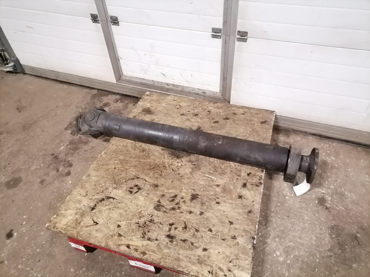 Mercedes-Benz Propeller shaft A6594100101 - Kardānvārpsta - Kravas automašīna: foto 1 Mercedes-Benz Propeller shaft A6594100101 - Kardānvārpsta - Kravas automašīna: foto 1