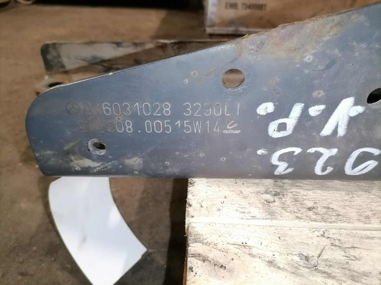 Mercedes-Benz Raami kronstein A960310283290 - Rāmis/ Šasija - Kravas automašīna: foto 4 Mercedes-Benz Raami kronstein A960310283290 - Rāmis/ Šasija - Kravas automašīna: foto 4