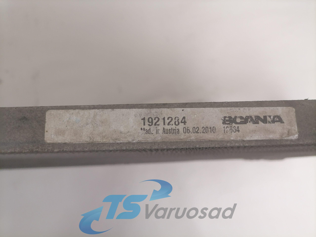 Scania A/C radiator 1921284 - Apsilde/ Ventilācija - Kravas automašīna: foto 2 Scania A/C radiator 1921284 - Apsilde/ Ventilācija - Kravas automašīna: foto 2