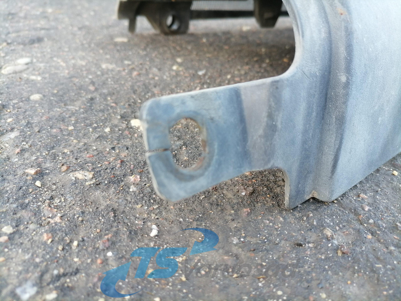 Scania Bumper cover 1865181 - Bufera stūris - Kravas automašīna: foto 3 Scania Bumper cover 1865181 - Bufera stūris - Kravas automašīna: foto 3