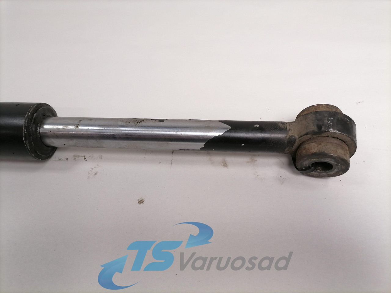 Scania Cab tilting cylinder 1549737 - Kabīnes piekare - Kravas automašīna: foto 2 Scania Cab tilting cylinder 1549737 - Kabīnes piekare - Kravas automašīna: foto 2