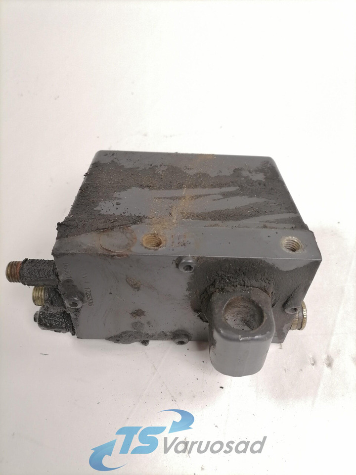 Scania Cab tilting pump 1725376 - Kabīnes piekare - Kravas automašīna: foto 1 Scania Cab tilting pump 1725376 - Kabīnes piekare - Kravas automašīna: foto 1