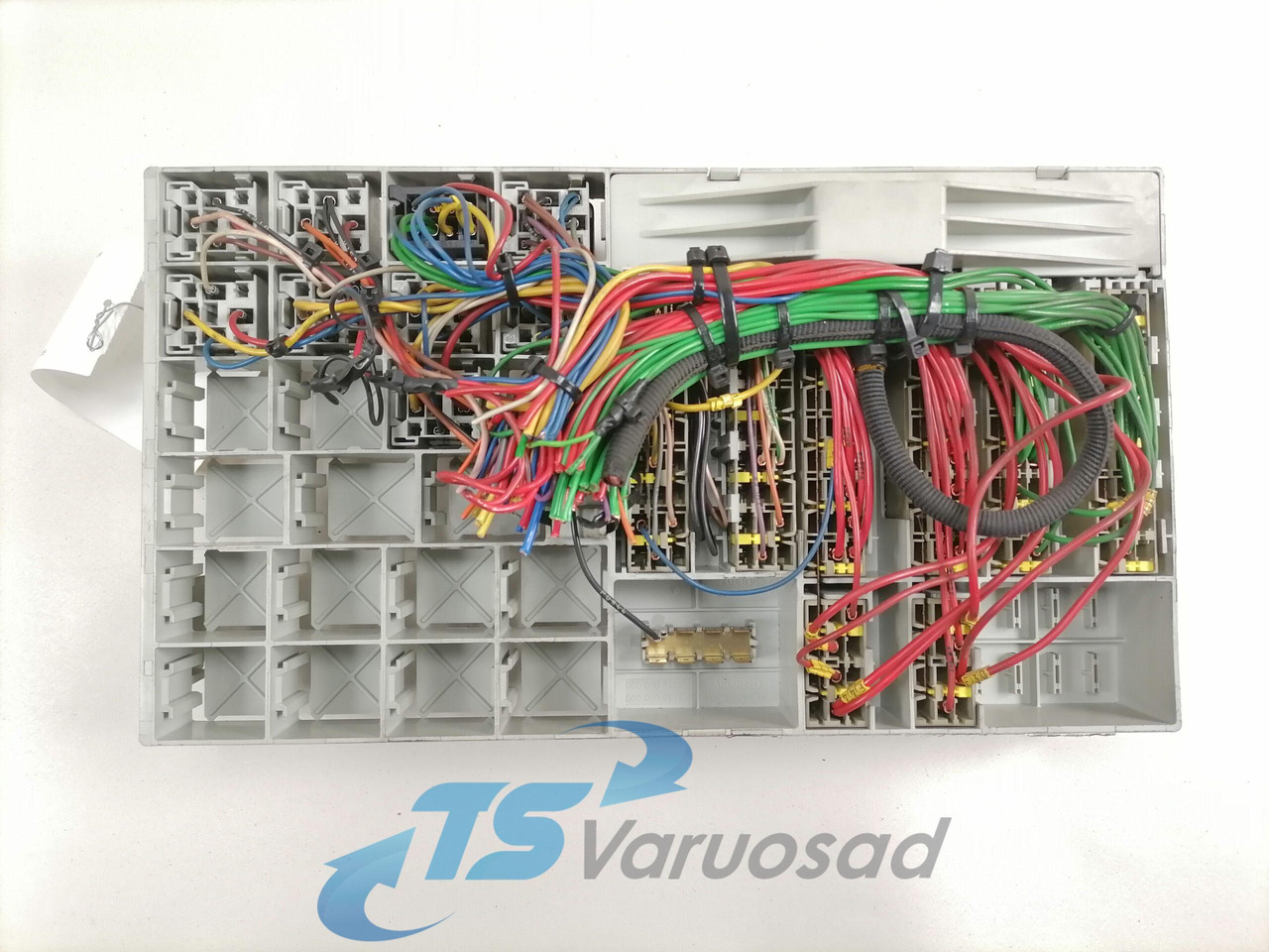 Scania Central electric unit 1775796 - Drošinātājs - Kravas automašīna: foto 2 Scania Central electric unit 1775796 - Drošinātājs - Kravas automašīna: foto 2