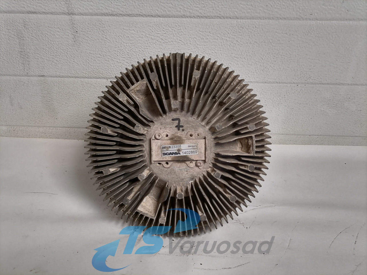 Scania Cooling fan 1402869 - Ventilators - Kravas automašīna: foto 1 Scania Cooling fan 1402869 - Ventilators - Kravas automašīna: foto 1