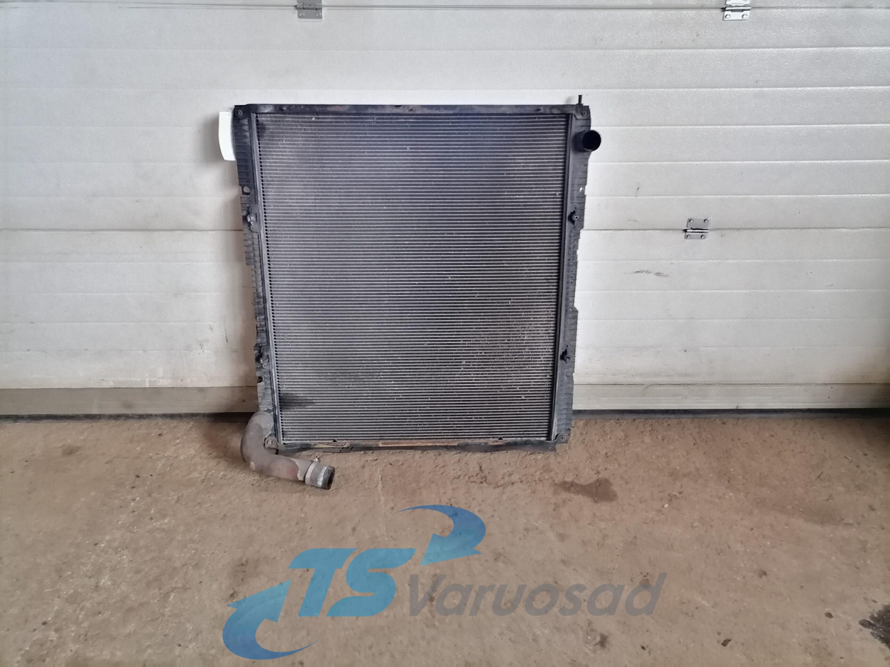 Scania Cooling radiator 1769997 - Radiators - Kravas automašīna: foto 1 Scania Cooling radiator 1769997 - Radiators - Kravas automašīna: foto 1