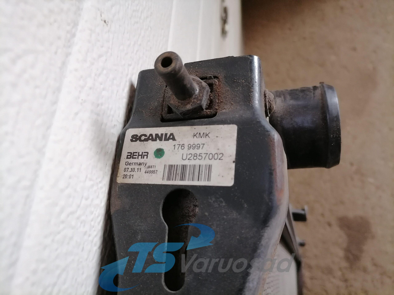 Scania Cooling radiator 1769997 - Radiators - Kravas automašīna: foto 3 Scania Cooling radiator 1769997 - Radiators - Kravas automašīna: foto 3