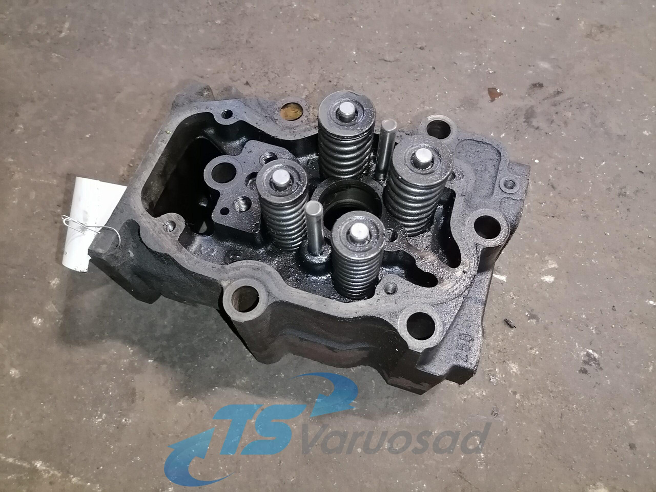 Scania Cylinder head, HPI 1522361 - Motora galva - Kravas automašīna: foto 1 Scania Cylinder head, HPI 1522361 - Motora galva - Kravas automašīna: foto 1