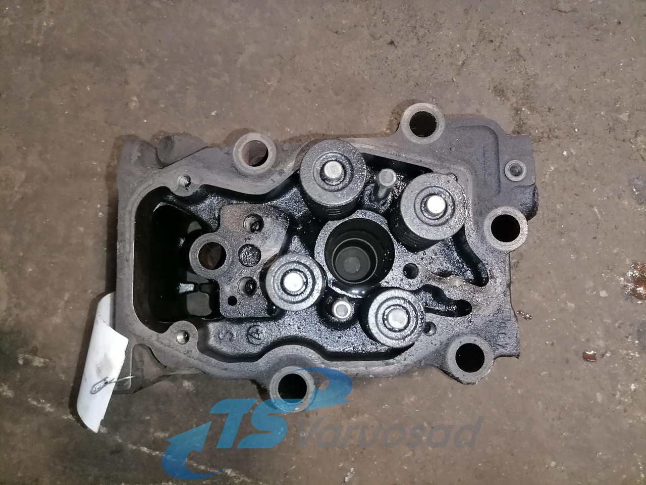 Scania Cylinder head, HPI 1522361 - Motora galva - Kravas automašīna: foto 2 Scania Cylinder head, HPI 1522361 - Motora galva - Kravas automašīna: foto 2