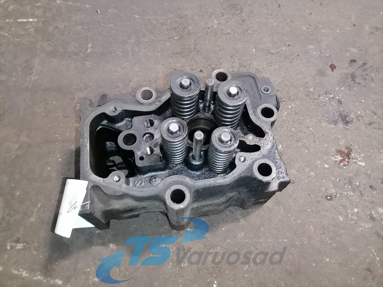 Scania Cylinder head, HPI 1522361 - Motora galva - Kravas automašīna: foto 1 Scania Cylinder head, HPI 1522361 - Motora galva - Kravas automašīna: foto 1