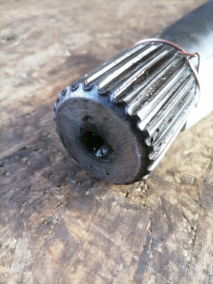 Scania Drive shaft 1761195 - Pusass - Kravas automašīna: foto 4 Scania Drive shaft 1761195 - Pusass - Kravas automašīna: foto 4