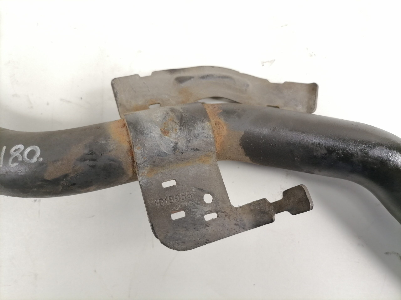 Scania EGR cooler pipe 1918955 - EGR dzesētājs - Kravas automašīna: foto 4 Scania EGR cooler pipe 1918955 - EGR dzesētājs - Kravas automašīna: foto 4