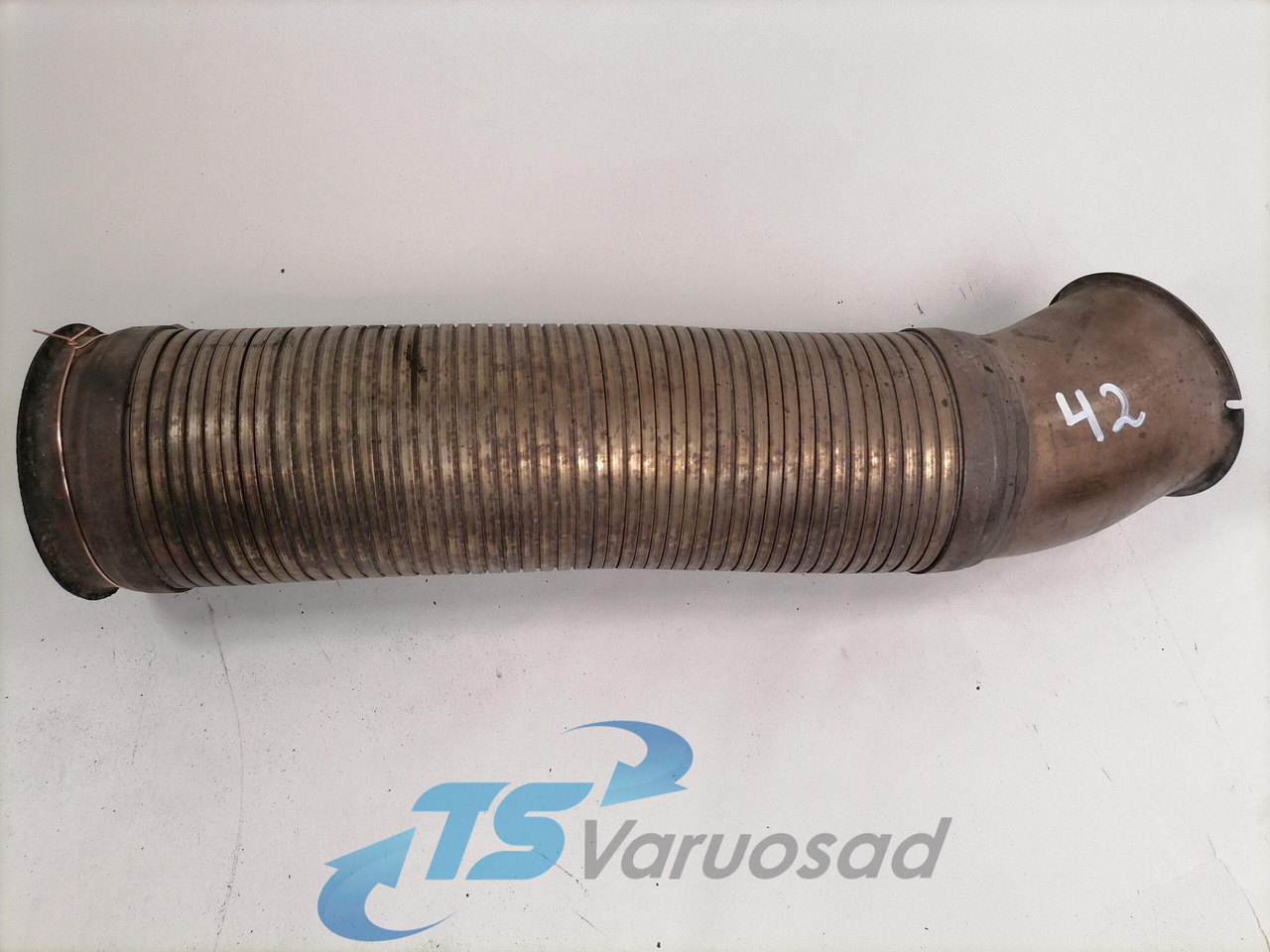 Scania Exhaust pipe 1529474 - Trokšņa slāpētājs - Kravas automašīna: foto 1 Scania Exhaust pipe 1529474 - Trokšņa slāpētājs - Kravas automašīna: foto 1