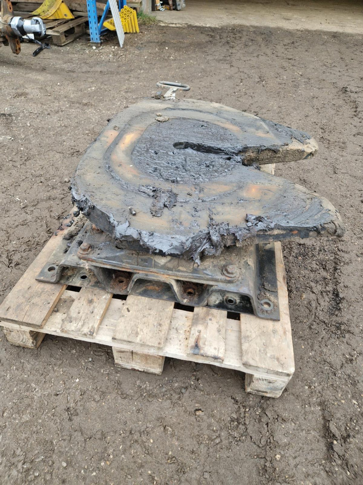 Scania Fifht wheel MP1101 - Seglierīce - Kravas automašīna: foto 1 Scania Fifht wheel MP1101 - Seglierīce - Kravas automašīna: foto 1