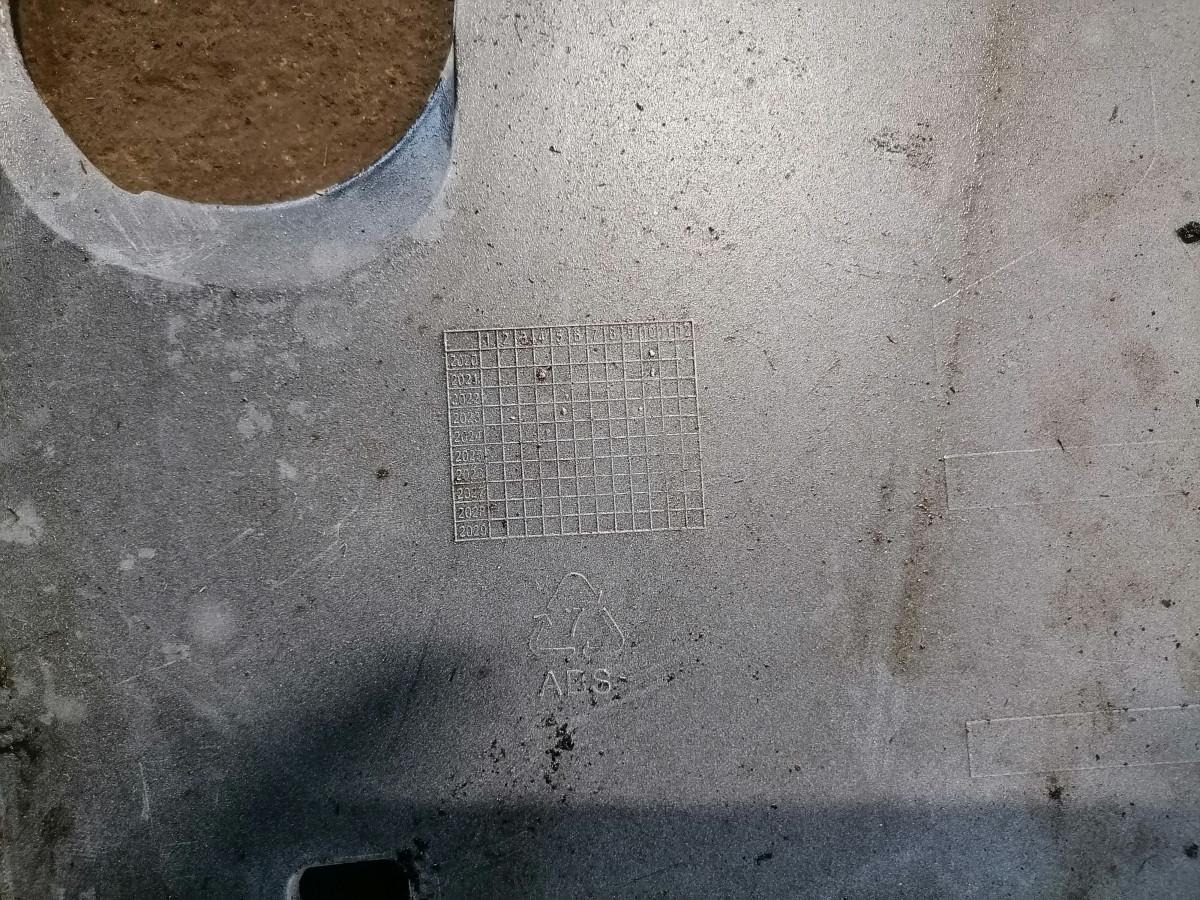 Scania Front bumper cover plastic 2731830 - Aerodinamika/ Spoileris - Kravas automašīna: foto 4 Scania Front bumper cover plastic 2731830 - Aerodinamika/ Spoileris - Kravas automašīna: foto 4