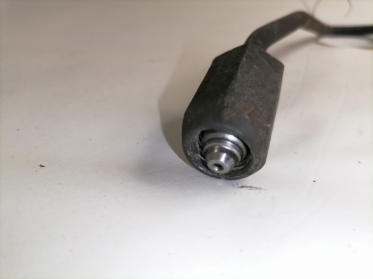 Scania Fuel pipe 1860541 - Degvielas sistēma - Kravas automašīna: foto 2 Scania Fuel pipe 1860541 - Degvielas sistēma - Kravas automašīna: foto 2