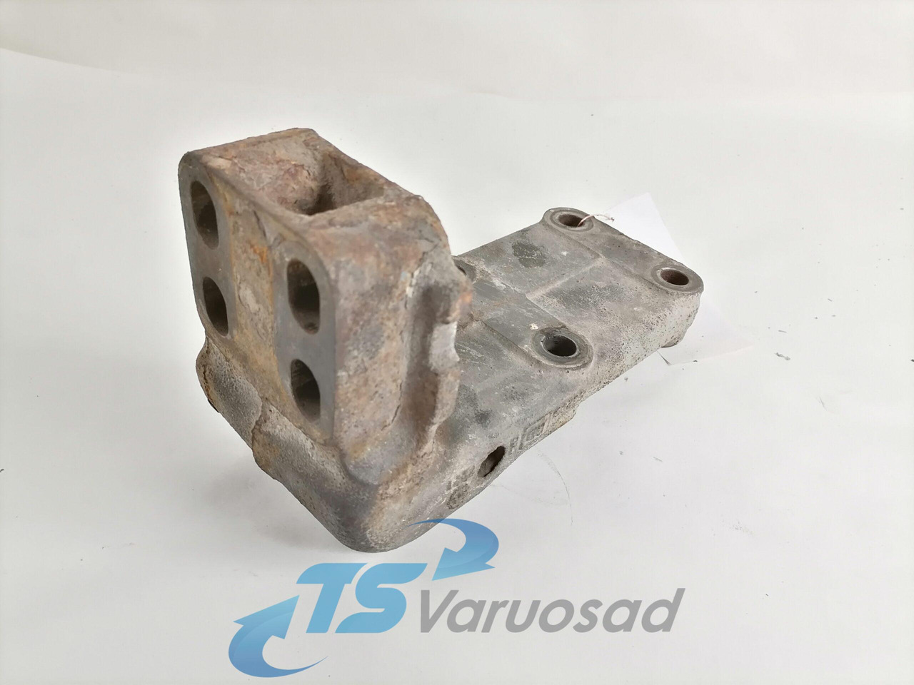 Scania Gearbox bracket 1404300 - Pārnesumkārba un rezerves daļas - Kravas automašīna: foto 3 Scania Gearbox bracket 1404300 - Pārnesumkārba un rezerves daļas - Kravas automašīna: foto 3