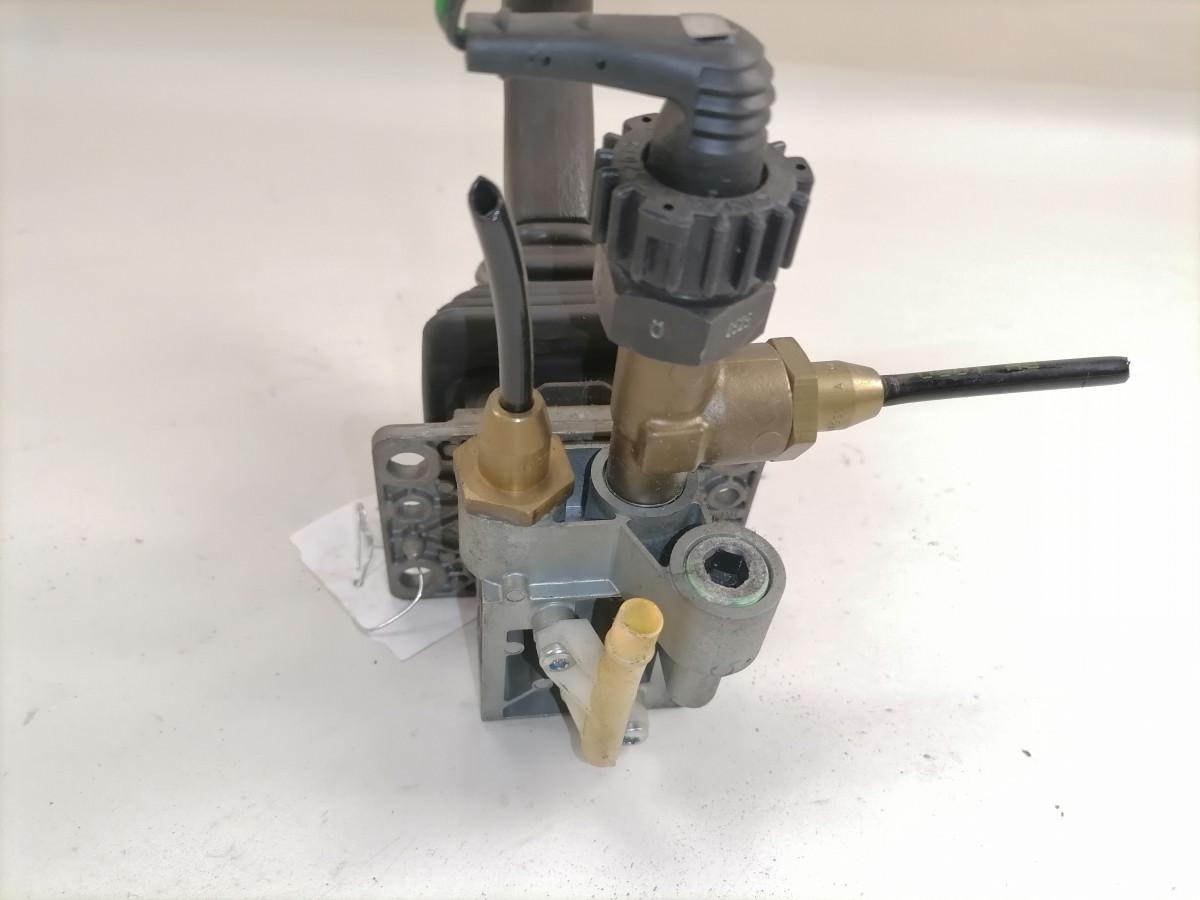 Scania Handbrake control lever 1408332 - Universāla rezerves daļa - Kravas automašīna: foto 4 Scania Handbrake control lever 1408332 - Universāla rezerves daļa - Kravas automašīna: foto 4