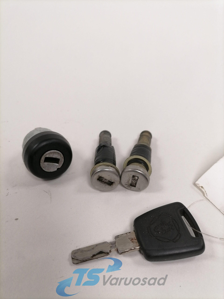 Scania Ignition lock + door lock set 1744065 - Durvis un rezerves daļas - Kravas automašīna: foto 1 Scania Ignition lock + door lock set 1744065 - Durvis un rezerves daļas - Kravas automašīna: foto 1