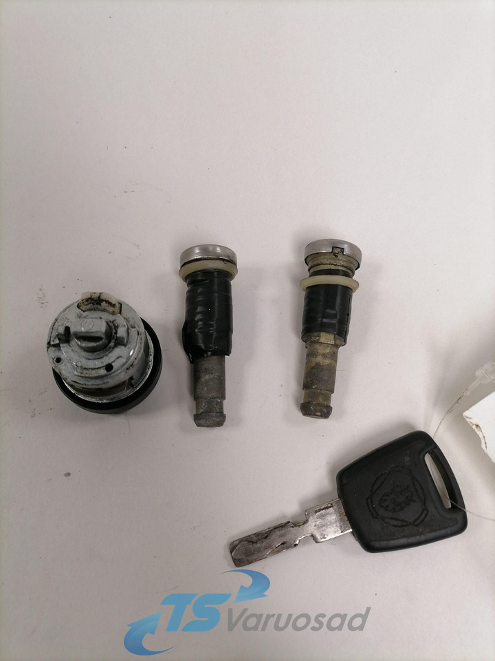 Scania Ignition lock + door lock set 1744065 - Durvis un rezerves daļas - Kravas automašīna: foto 2 Scania Ignition lock + door lock set 1744065 - Durvis un rezerves daļas - Kravas automašīna: foto 2