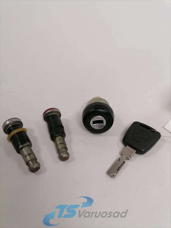 Scania Ignition lock + door lock set 1744065 - Durvis un rezerves daļas - Kravas automašīna: foto 1 Scania Ignition lock + door lock set 1744065 - Durvis un rezerves daļas - Kravas automašīna: foto 1