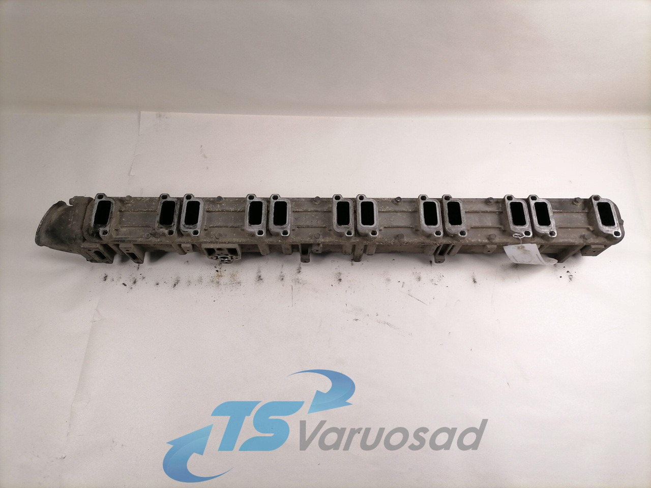 Scania Intake mainfold 1474817 - Ieplūdes kolektors - Kravas automašīna: foto 5 Scania Intake mainfold 1474817 - Ieplūdes kolektors - Kravas automašīna: foto 5