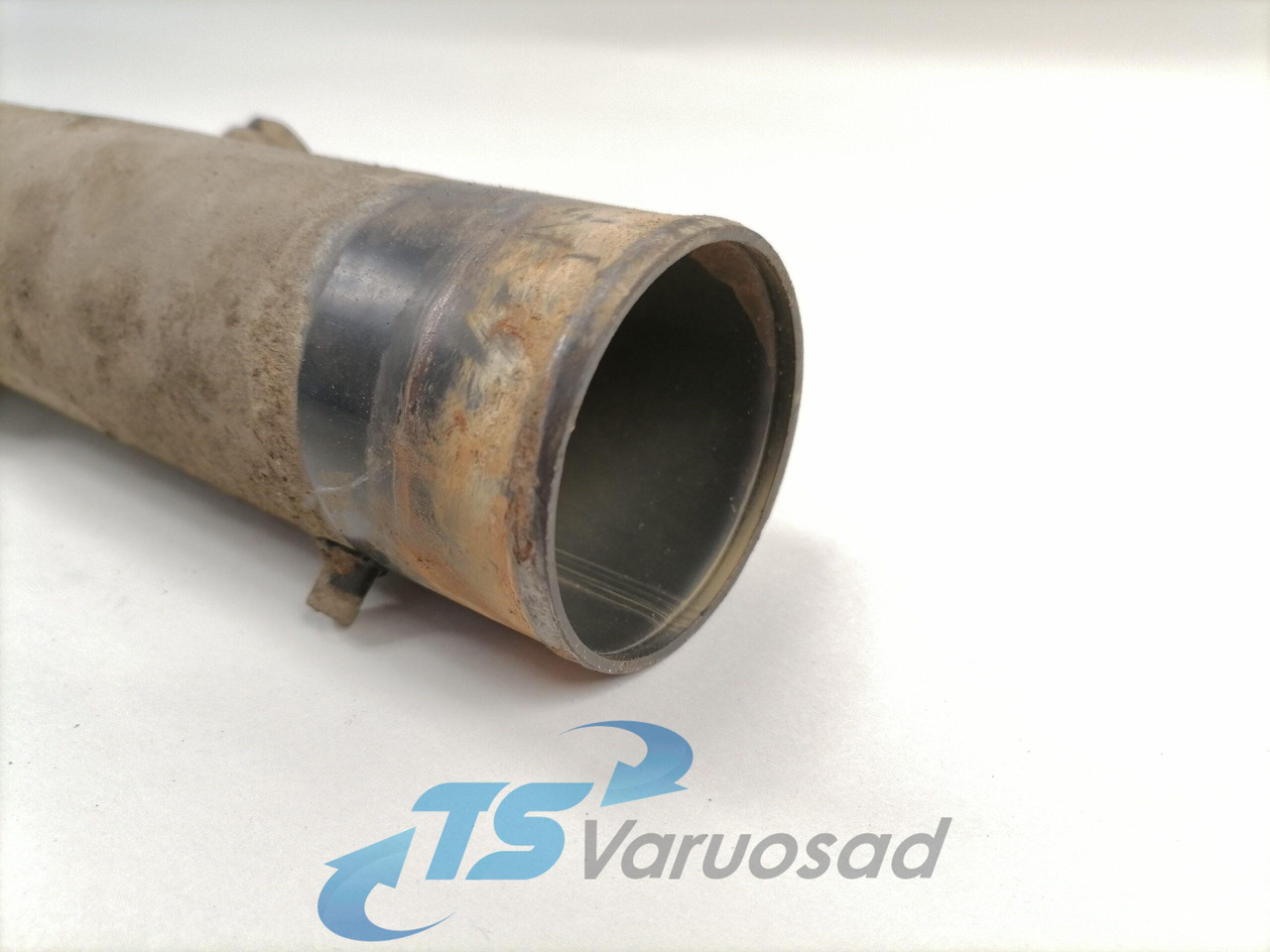 Scania Jahutusvedeliku toru, retarder 1889885 - Dzesēšanas sistēma - Kravas automašīna: foto 2 Scania Jahutusvedeliku toru, retarder 1889885 - Dzesēšanas sistēma - Kravas automašīna: foto 2