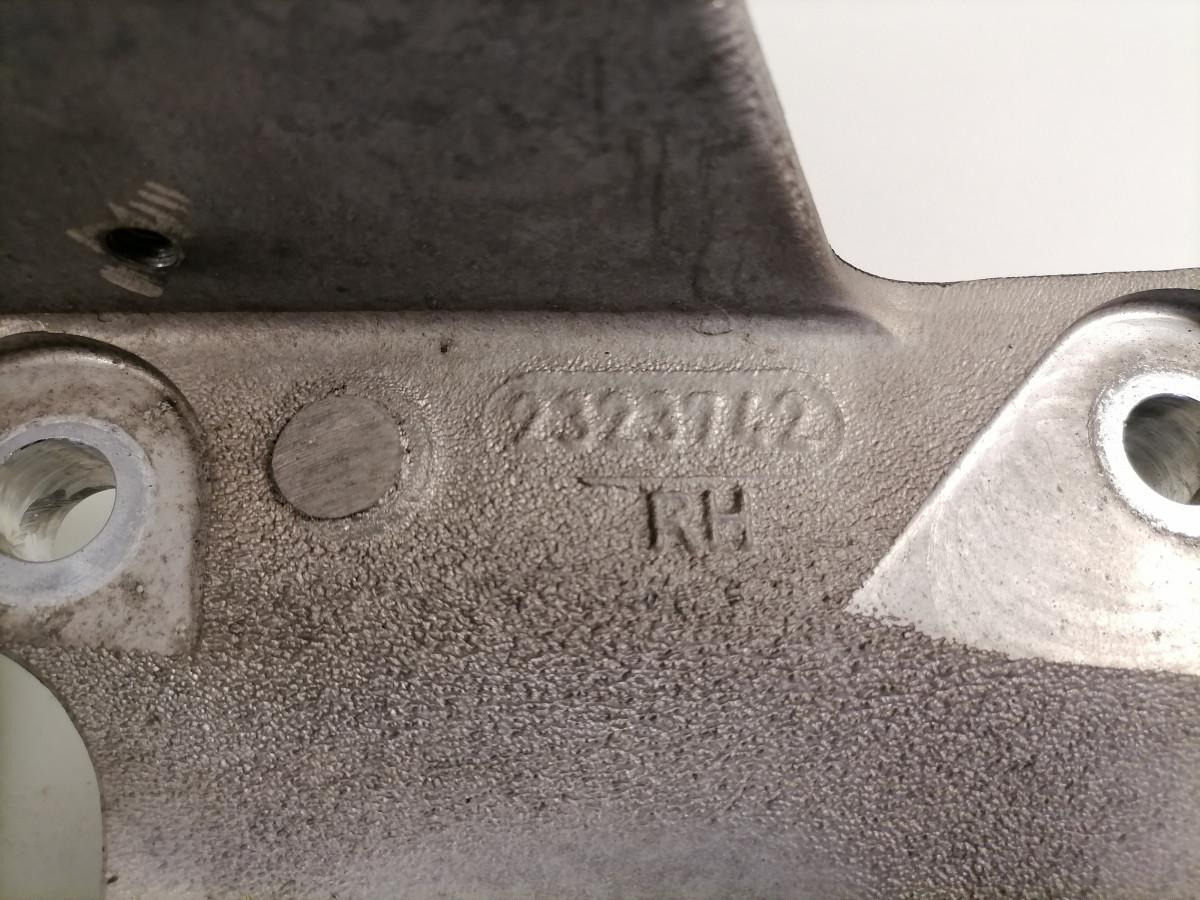 Scania Kabiini õhkpadja kandur 2323742 - Kabīnes piekare - Kravas automašīna: foto 3 Scania Kabiini õhkpadja kandur 2323742 - Kabīnes piekare - Kravas automašīna: foto 3