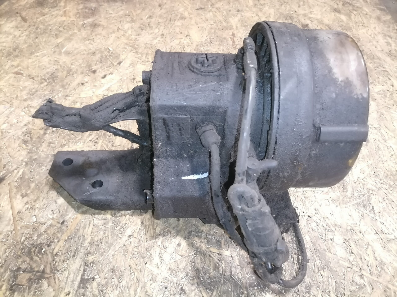 Scania Keskmäärde pump 1752505 - Universāla rezerves daļa - Kravas automašīna: foto 4 Scania Keskmäärde pump 1752505 - Universāla rezerves daļa - Kravas automašīna: foto 4