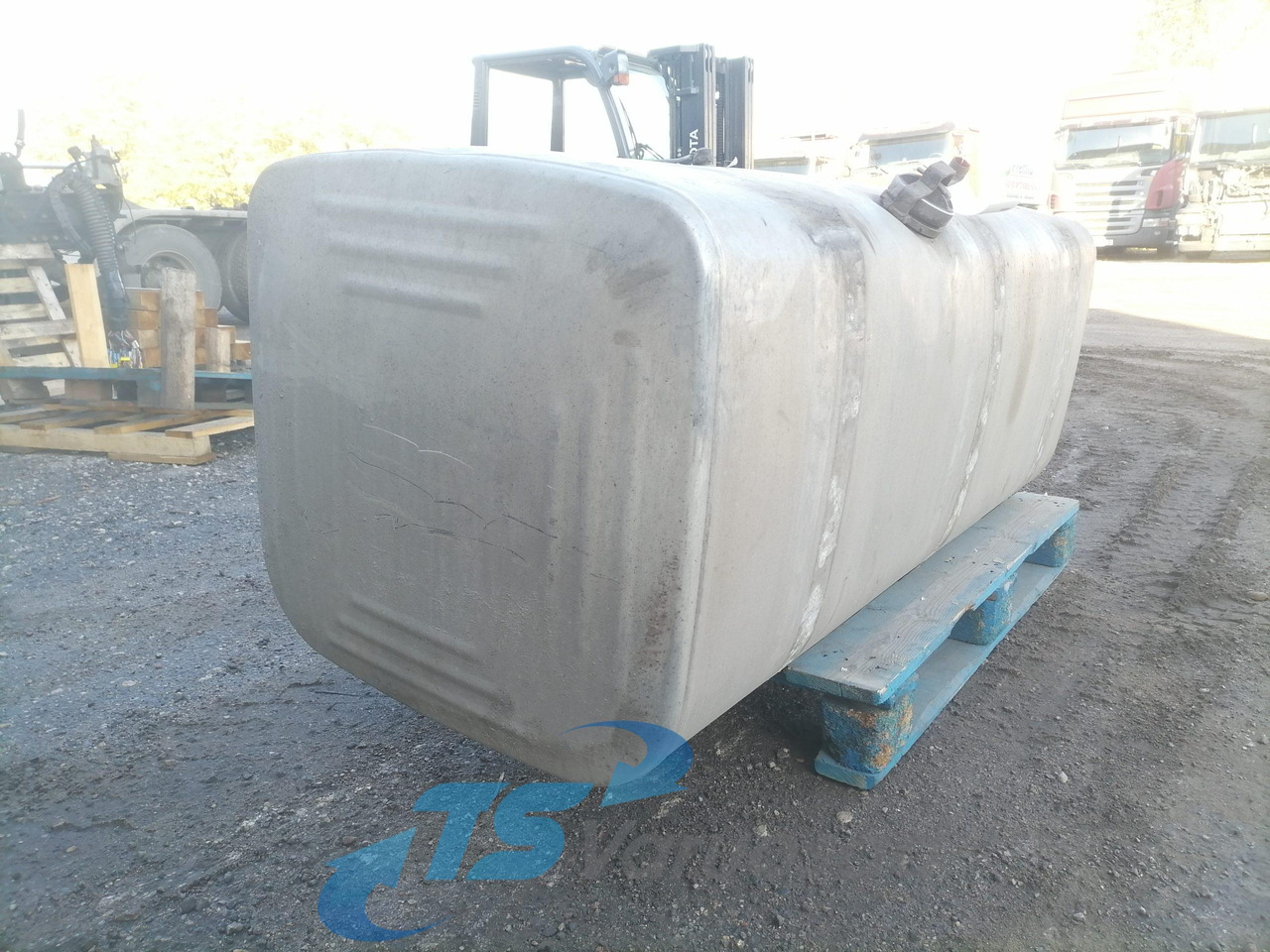 Scania Kütusepaak 700L 1423691 - Degvielas tvertne - Kravas automašīna: foto 4 Scania Kütusepaak 700L 1423691 - Degvielas tvertne - Kravas automašīna: foto 4