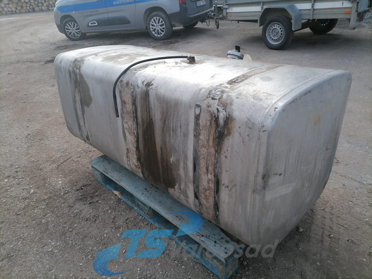 Scania Kütusepaak 700L 1517309 - Degvielas tvertne - Kravas automašīna: foto 2 Scania Kütusepaak 700L 1517309 - Degvielas tvertne - Kravas automašīna: foto 2