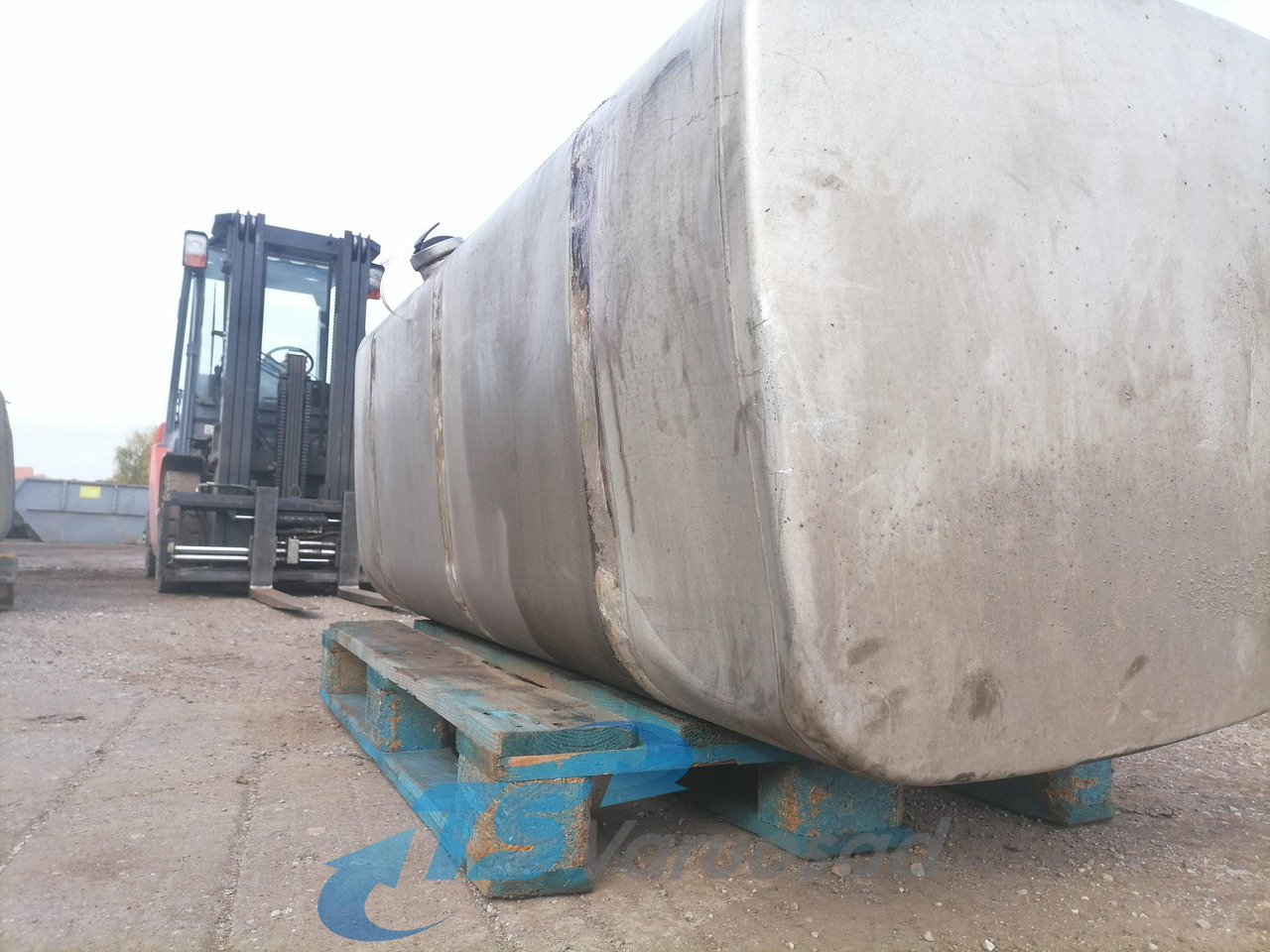 Scania Kütusepaak 700L 1517309 - Degvielas tvertne - Kravas automašīna: foto 4 Scania Kütusepaak 700L 1517309 - Degvielas tvertne - Kravas automašīna: foto 4