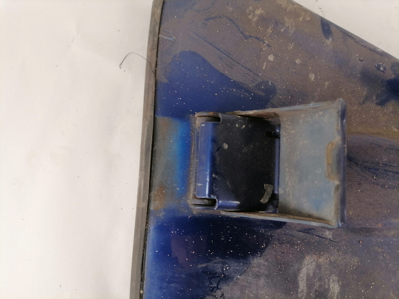 Scania Mudguard bracket 1743493 - Universāla rezerves daļa - Kravas automašīna: foto 3 Scania Mudguard bracket 1743493 - Universāla rezerves daļa - Kravas automašīna: foto 3