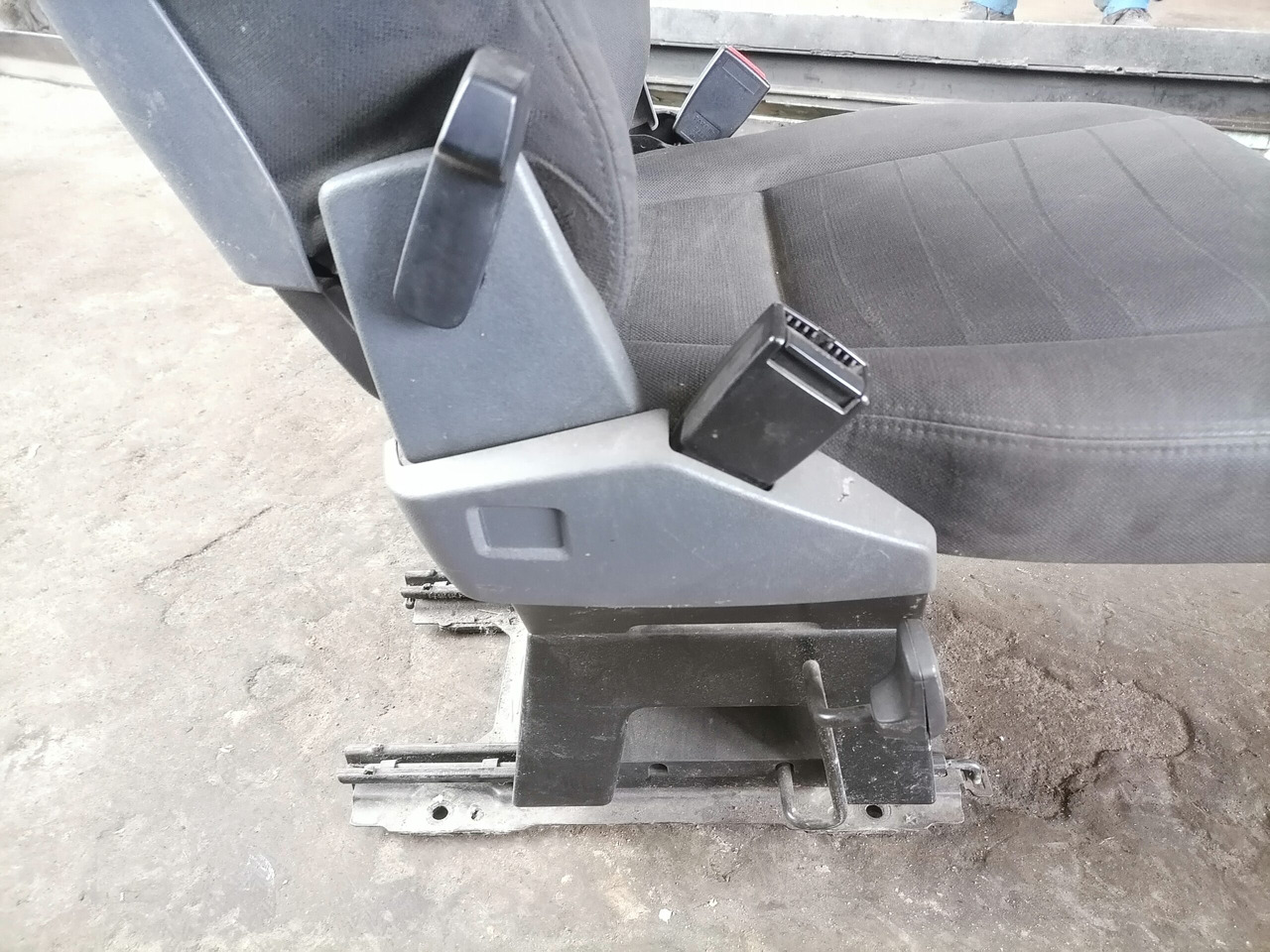 Scania Passenger seat 2401822 - Sēdeklis - Kravas automašīna: foto 5 Scania Passenger seat 2401822 - Sēdeklis - Kravas automašīna: foto 5