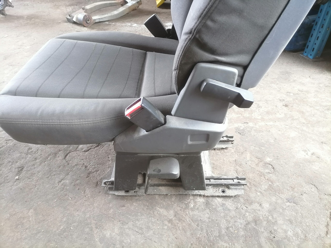 Scania Passenger seat 2401822 - Sēdeklis - Kravas automašīna: foto 4 Scania Passenger seat 2401822 - Sēdeklis - Kravas automašīna: foto 4