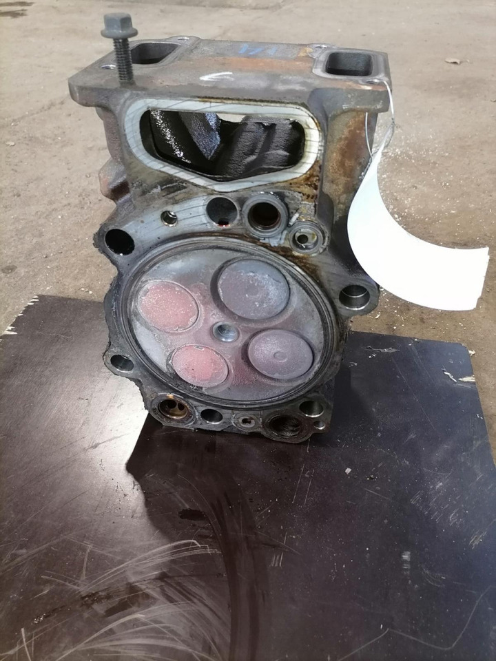 Scania Plokikaas, OC09/13 2608566 - Motora galva - Kravas automašīna: foto 2 Scania Plokikaas, OC09/13 2608566 - Motora galva - Kravas automašīna: foto 2