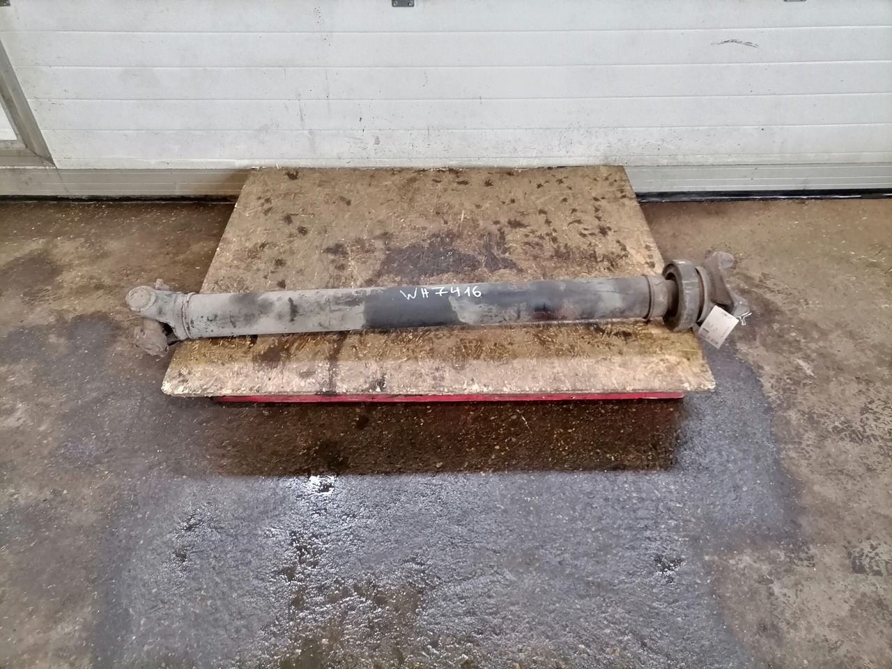 Scania Propeller shaft 1758402 - Kardānvārpsta - Kravas automašīna: foto 1 Scania Propeller shaft 1758402 - Kardānvārpsta - Kravas automašīna: foto 1