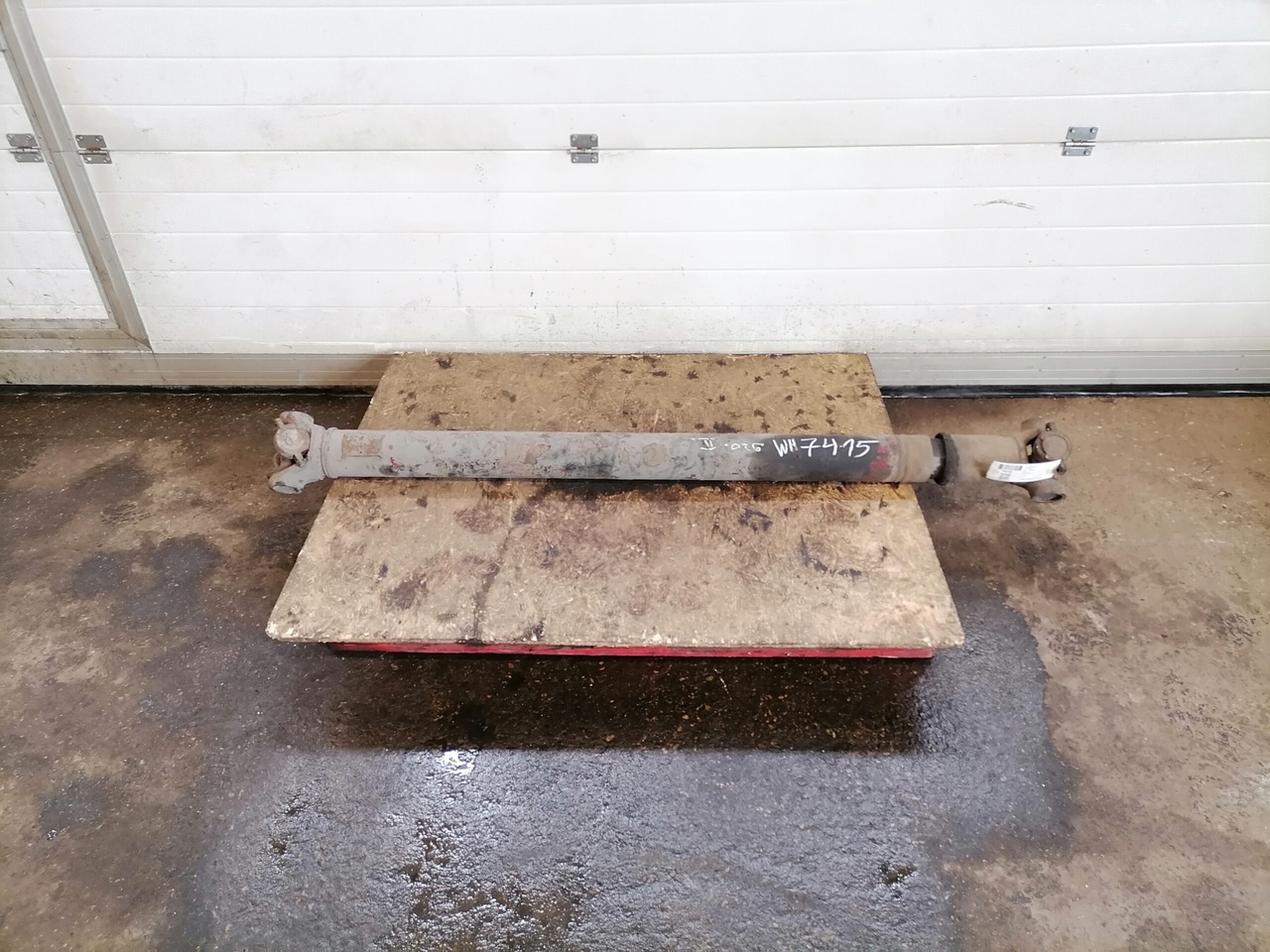 Scania Propeller shaft 1758415 - Kardānvārpsta - Kravas automašīna: foto 1 Scania Propeller shaft 1758415 - Kardānvārpsta - Kravas automašīna: foto 1