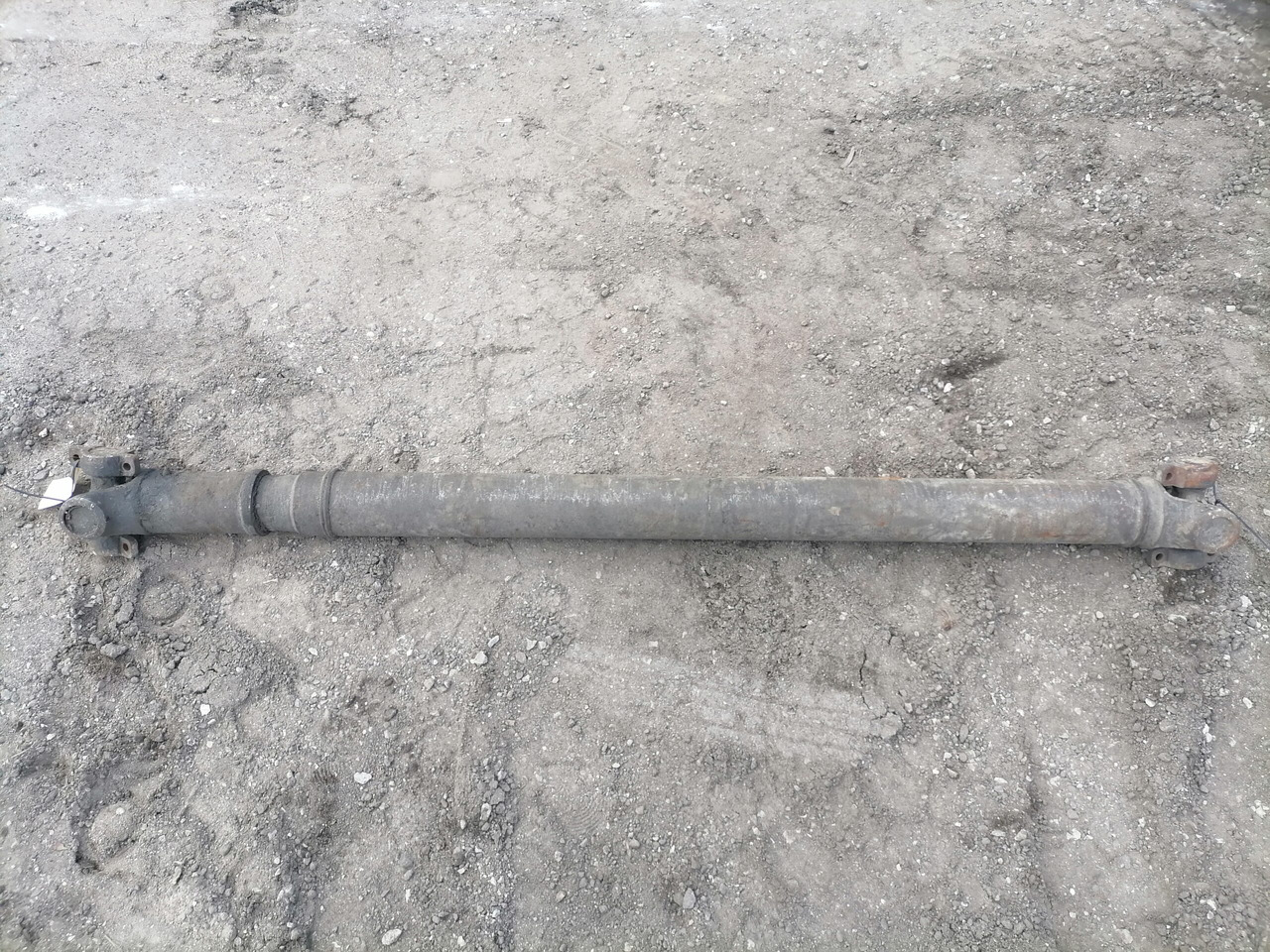 Scania Propeller shaft 1758600 - Kardānvārpsta - Kravas automašīna: foto 2 Scania Propeller shaft 1758600 - Kardānvārpsta - Kravas automašīna: foto 2