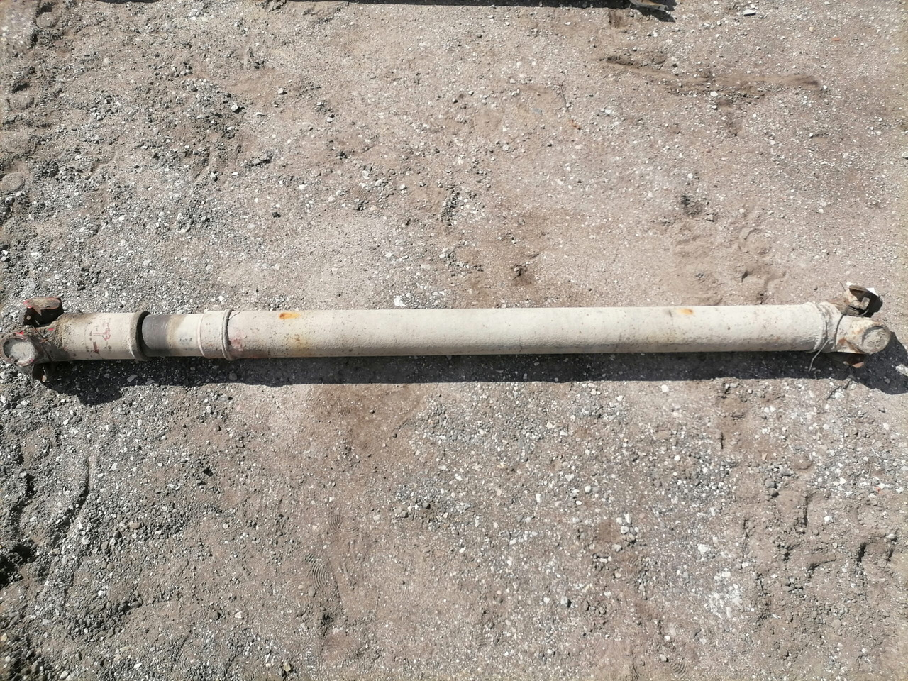 Scania Propeller shaft 1758613 - Kardānvārpsta - Kravas automašīna: foto 2 Scania Propeller shaft 1758613 - Kardānvārpsta - Kravas automašīna: foto 2