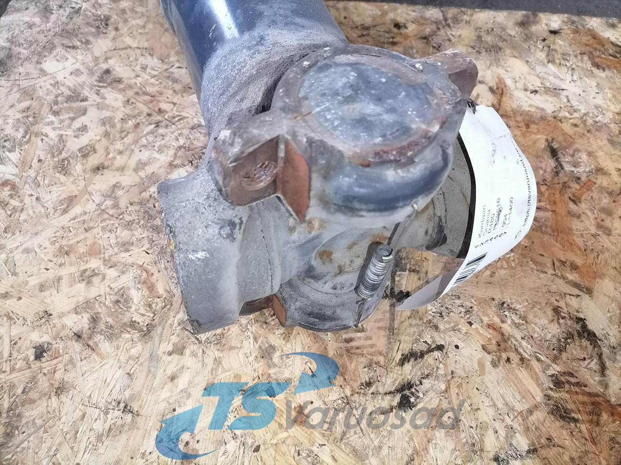 Scania Propeller shaft 1758616 - Kardānvārpsta - Kravas automašīna: foto 4 Scania Propeller shaft 1758616 - Kardānvārpsta - Kravas automašīna: foto 4