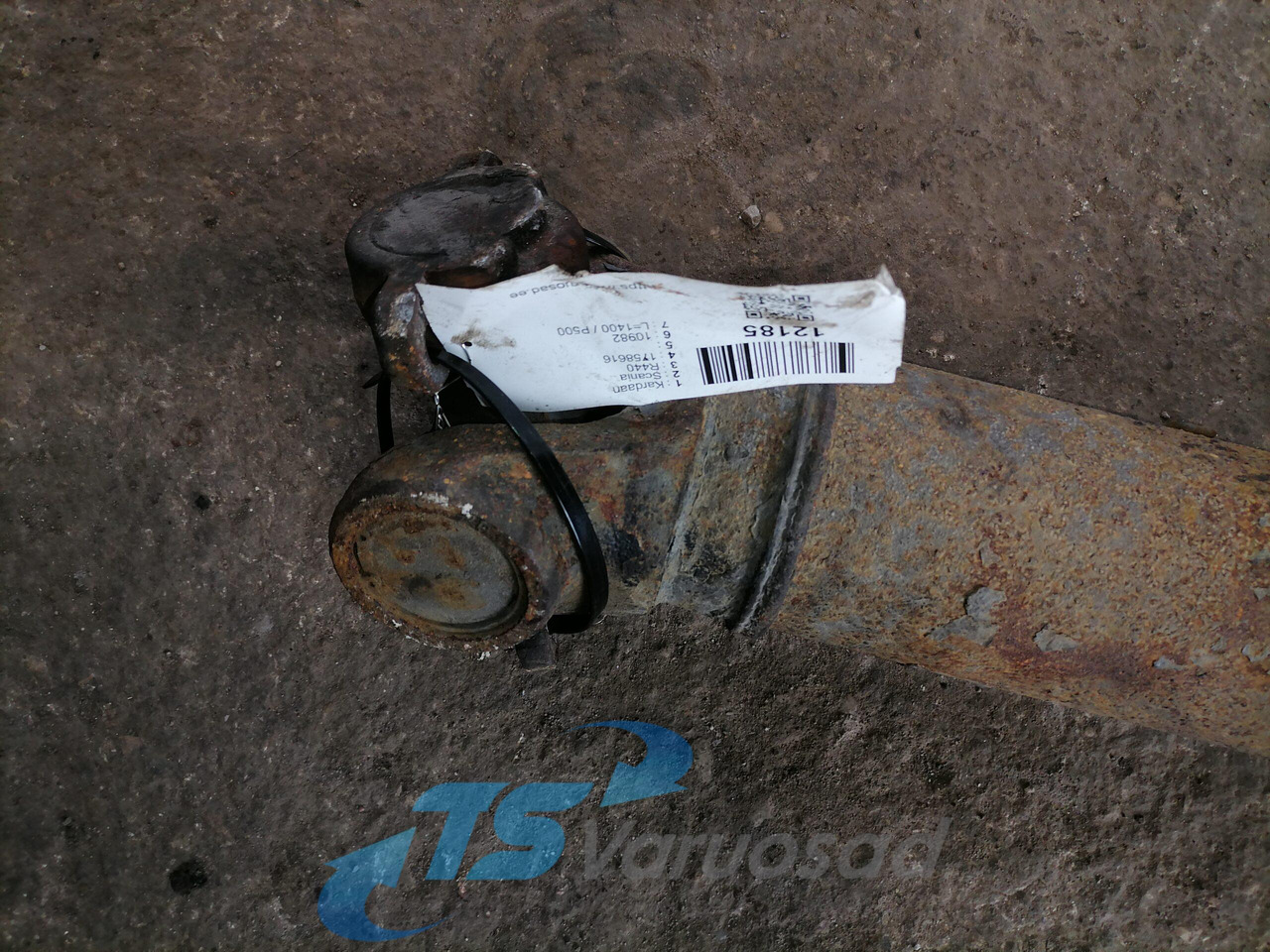 Scania Propeller shaft 1758616 - Kardānvārpsta - Kravas automašīna: foto 2 Scania Propeller shaft 1758616 - Kardānvārpsta - Kravas automašīna: foto 2