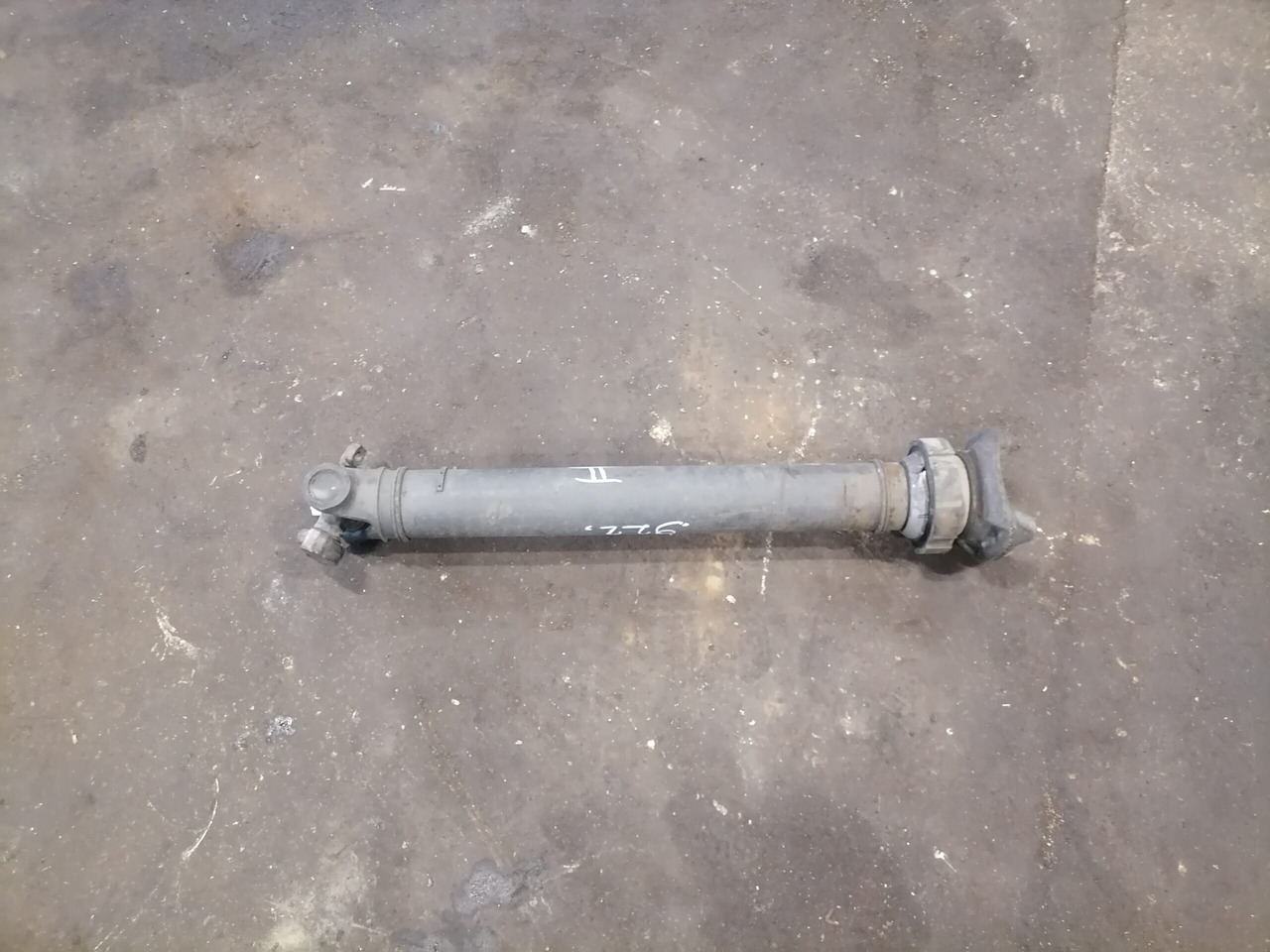 Scania Propeller shaft 1758940 - Kardānvārpsta - Kravas automašīna: foto 1 Scania Propeller shaft 1758940 - Kardānvārpsta - Kravas automašīna: foto 1