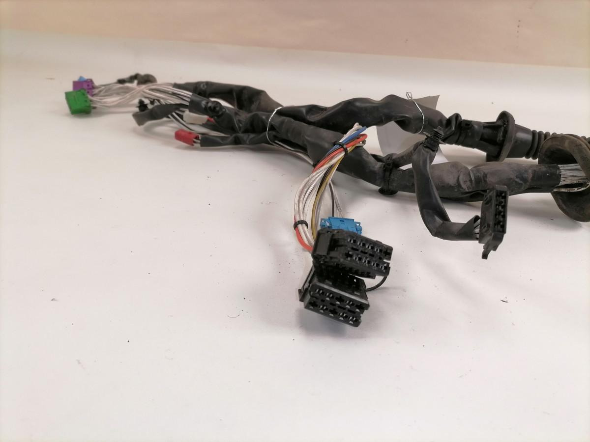 Scania Ukse juhtmestik 2123821 - Durvis un rezerves daļas - Kravas automašīna: foto 4 Scania Ukse juhtmestik 2123821 - Durvis un rezerves daļas - Kravas automašīna: foto 4