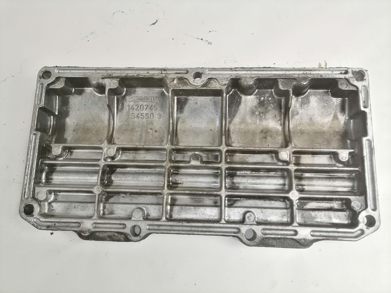 Scania engine side cover 1420745 - Dzinējs un rezerves daļas - Kravas automašīna: foto 2 Scania engine side cover 1420745 - Dzinējs un rezerves daļas - Kravas automašīna: foto 2