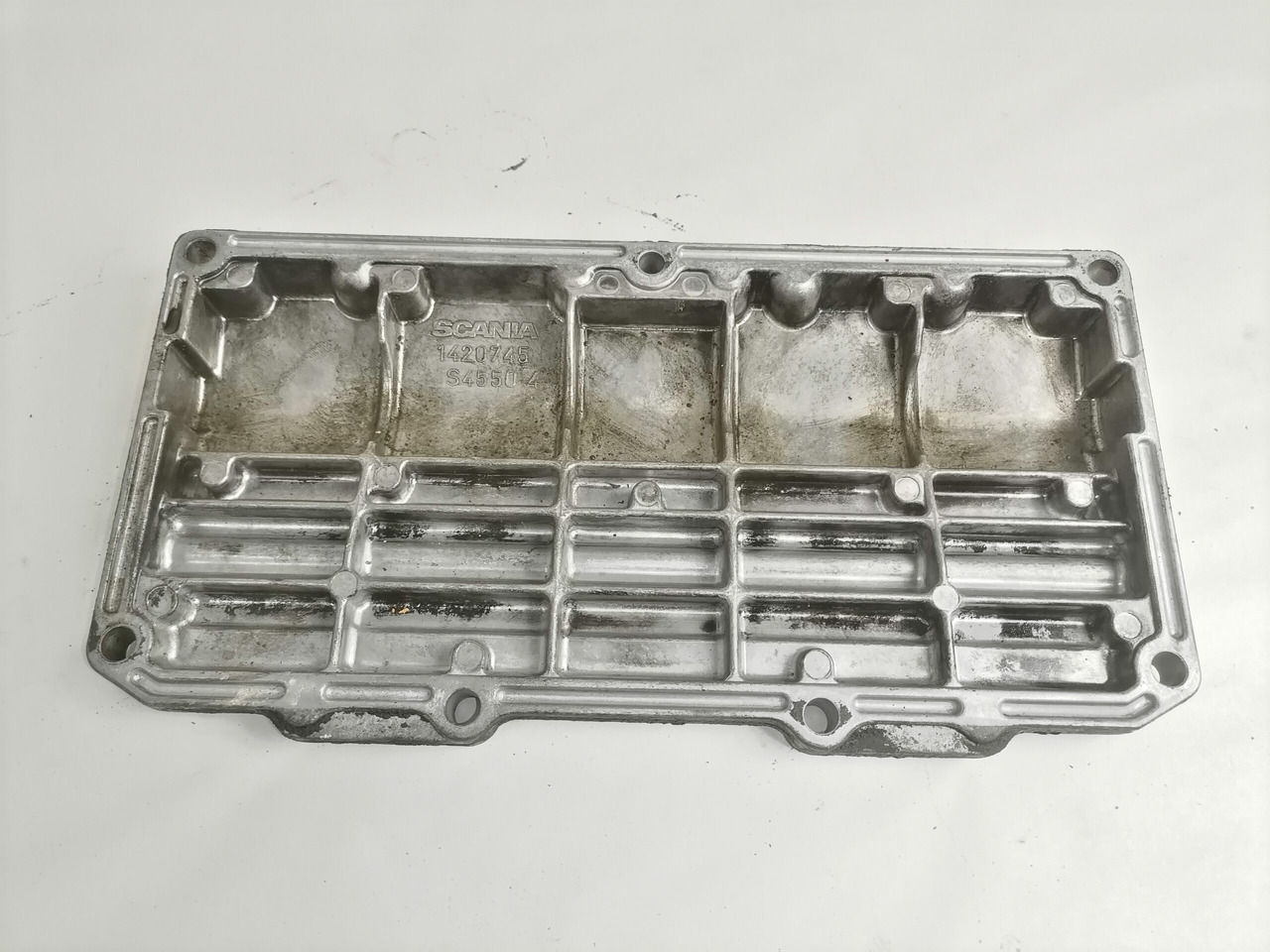 Scania engine side cover 1420745 - Dzinējs un rezerves daļas - Kravas automašīna: foto 2 Scania engine side cover 1420745 - Dzinējs un rezerves daļas - Kravas automašīna: foto 2
