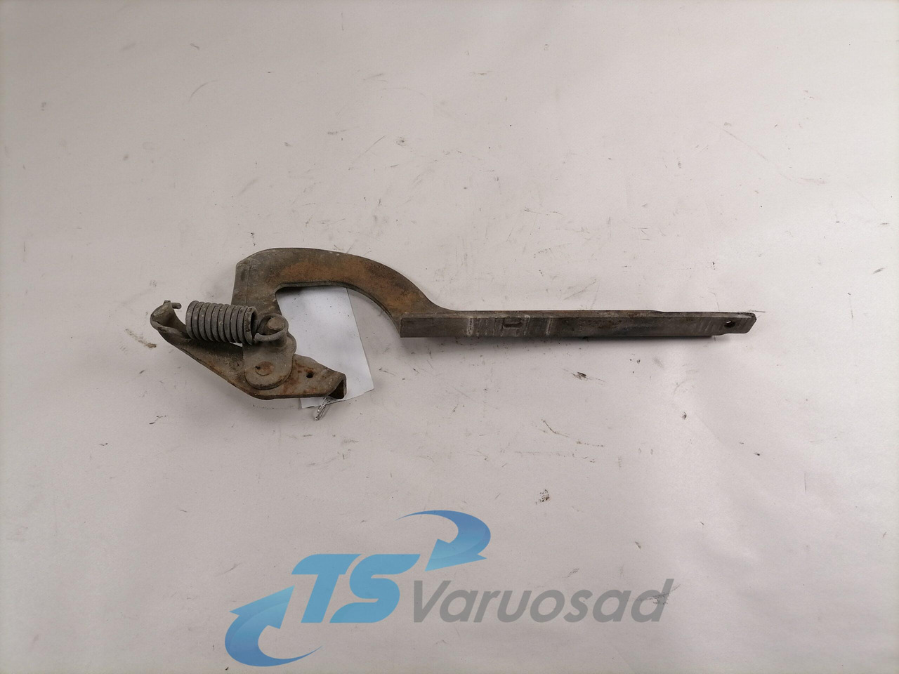 Scania lower grille carrier hinge 1381479 - Radiatora reste - Kravas automašīna: foto 2 Scania lower grille carrier hinge 1381479 - Radiatora reste - Kravas automašīna: foto 2