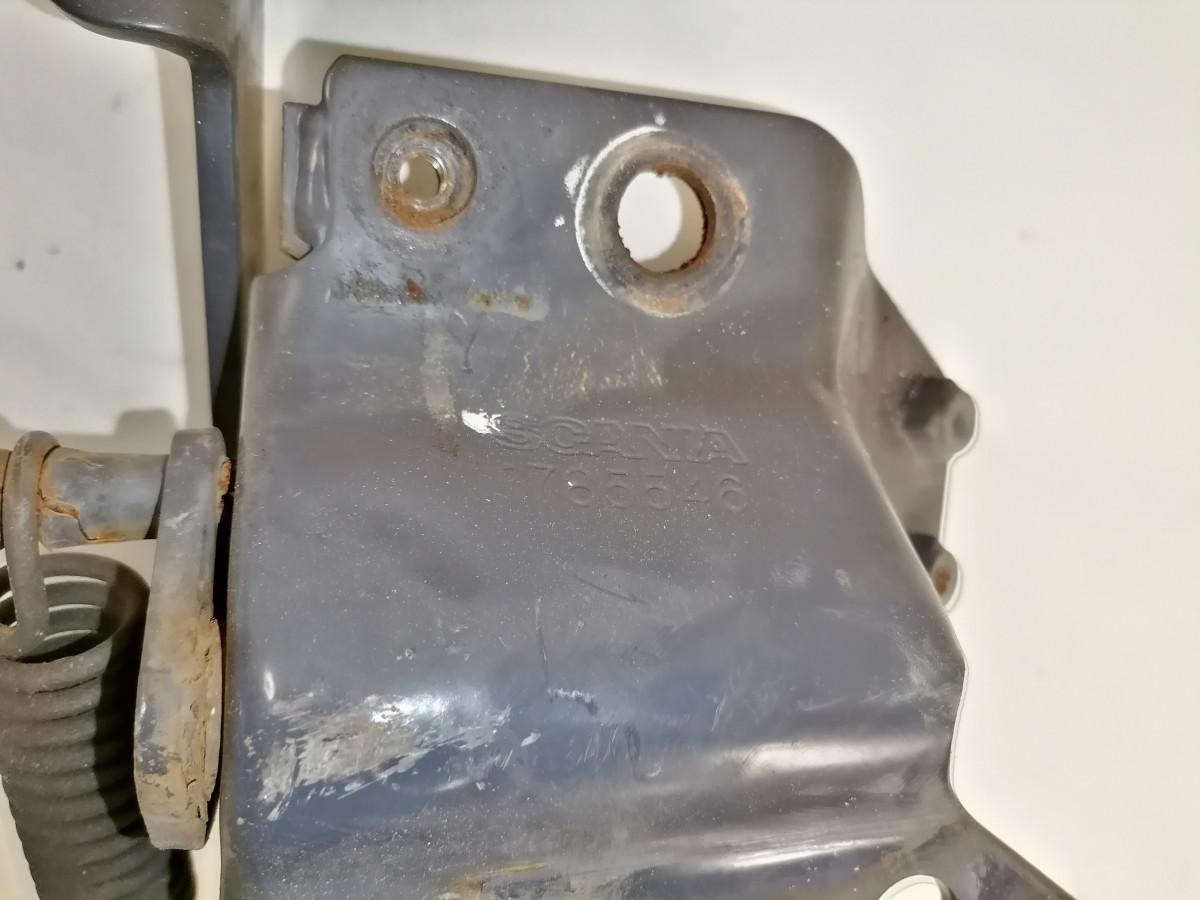 Scania lower grille carrier hinge 1785546 - Radiatora reste - Kravas automašīna: foto 4 Scania lower grille carrier hinge 1785546 - Radiatora reste - Kravas automašīna: foto 4